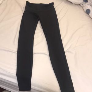 SOLD Lululemon original wunder under luxtreme 4